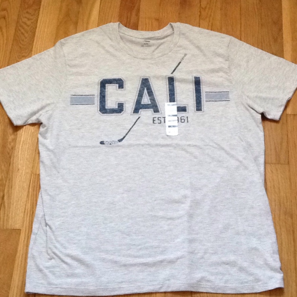 NEW Old Navy Tshirt